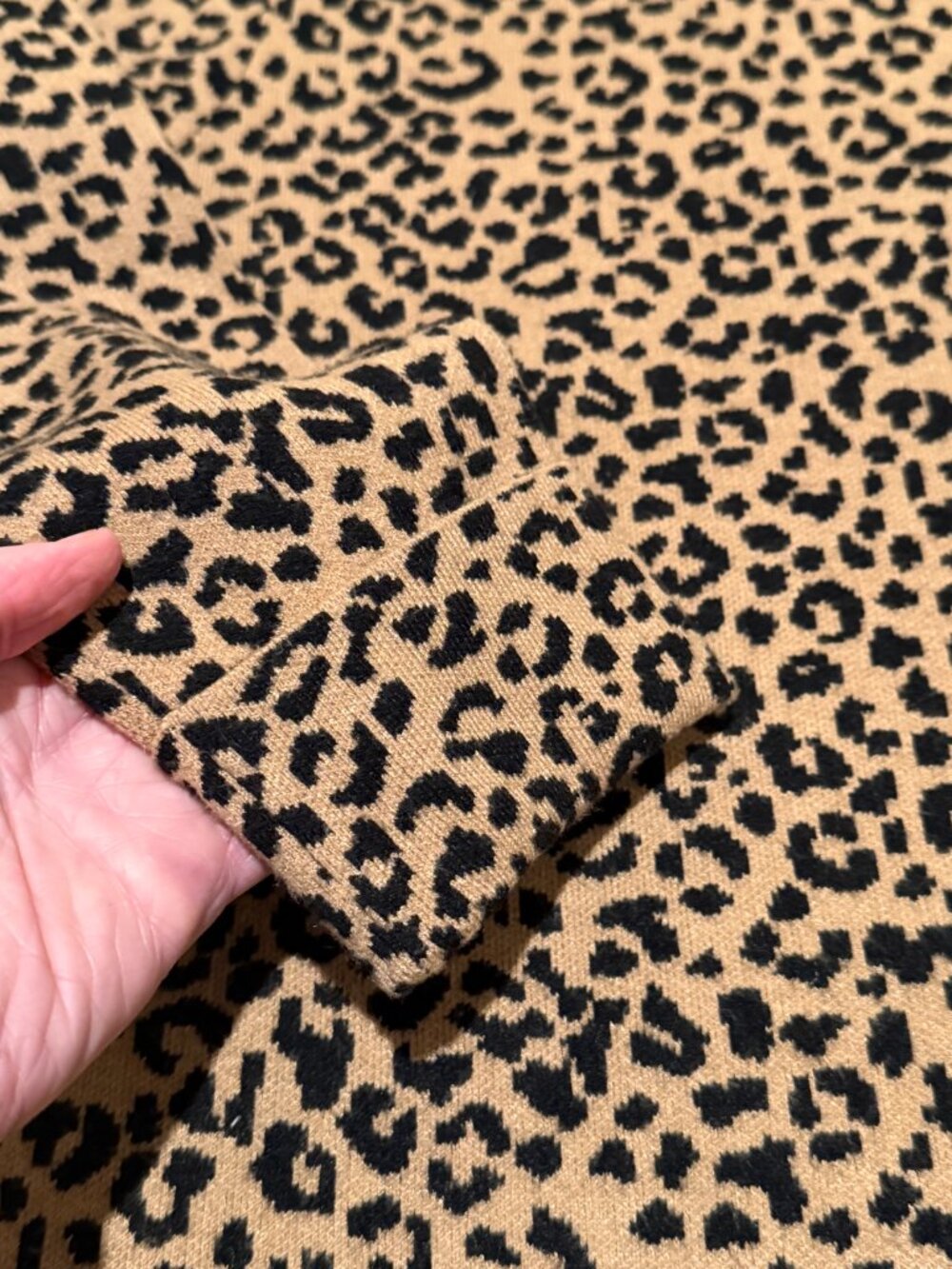 Cynthia Rowley Leopard Print Crew Neck Sweater M Soft Knit - Picture 5 of 10